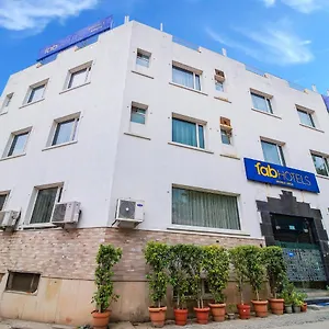 Fabhotel Marble Arch - Nr Karol Bagh Market Hotel
